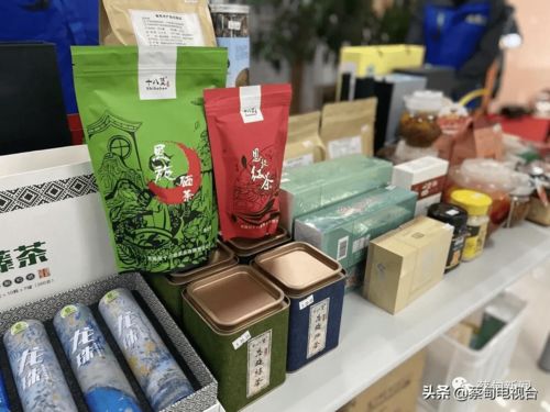 爱心助农消费扶贫 来凤县农副产品展销进蔡甸机关单位侧记